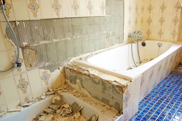 Bathtub Demolition in Hamilton